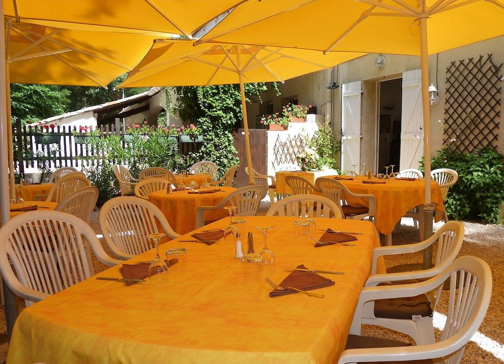 Human Hotel Restaurant Park Villecroze Exterior foto